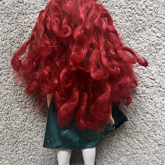 Merida Disney Animator Collectors Doll - Picture 3 of 3